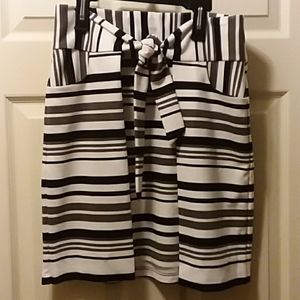 🎈Cabi Grandstand Striped Tie Front Skirt   (152)